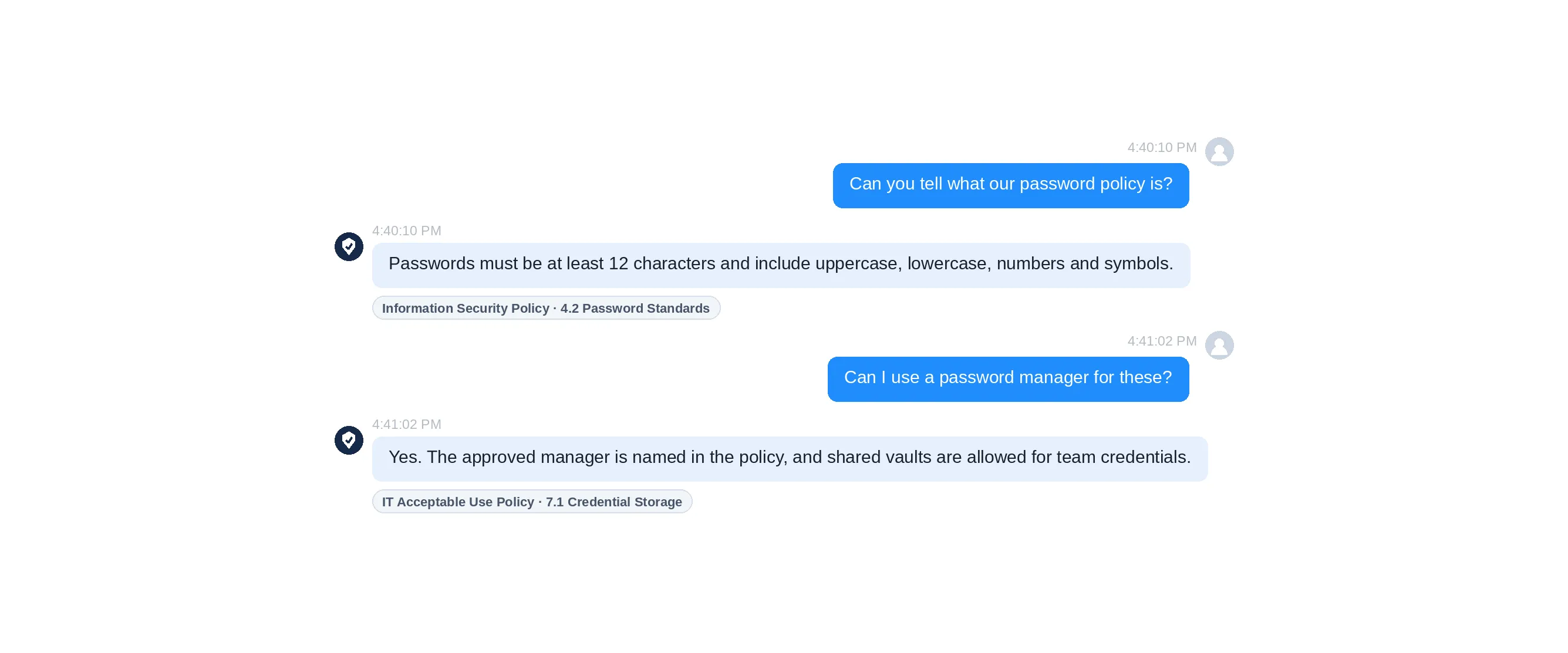 Der Cybersecurity Chatbot beantwortet zwei Fragen zu Passwörtern und nennt zu jeder Antwort den zugehörigen Abschnitt der Richtlinie